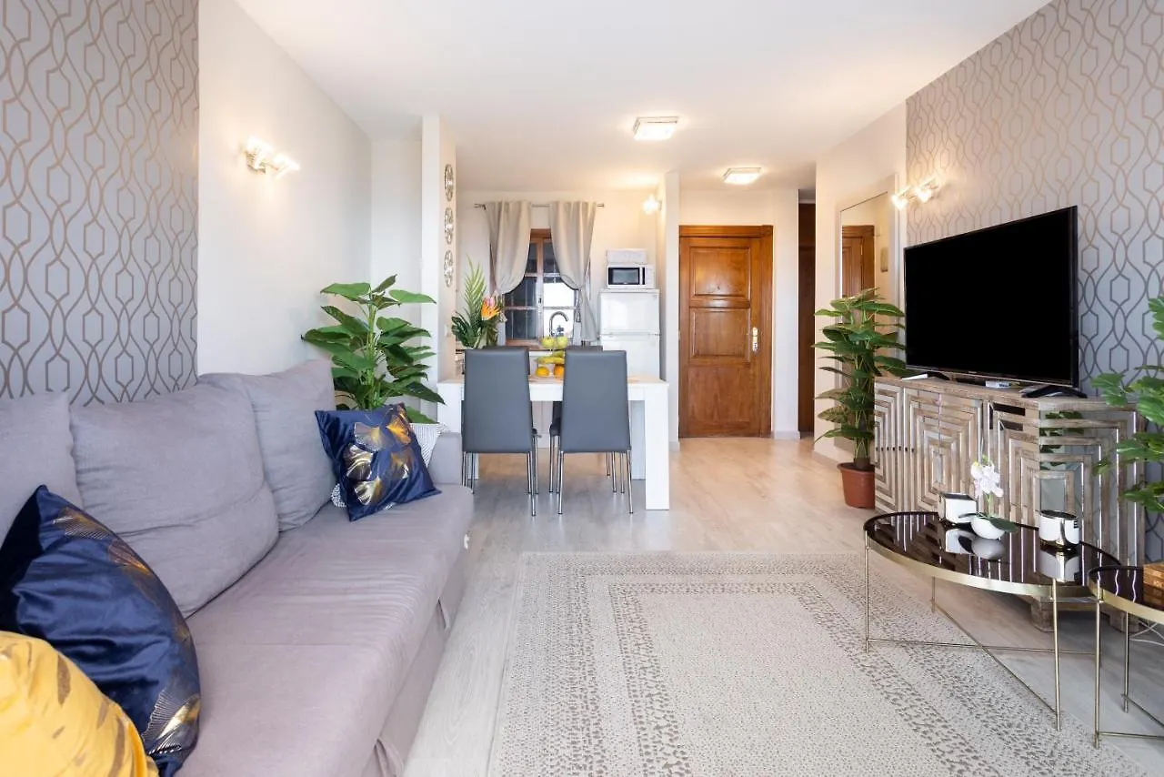 Stylish Design With Ocean, Pool View, King Size Bed, Wifi, Smart Tv, Free Parking 2 Pools Access Apartment Costa Adeje  Spain