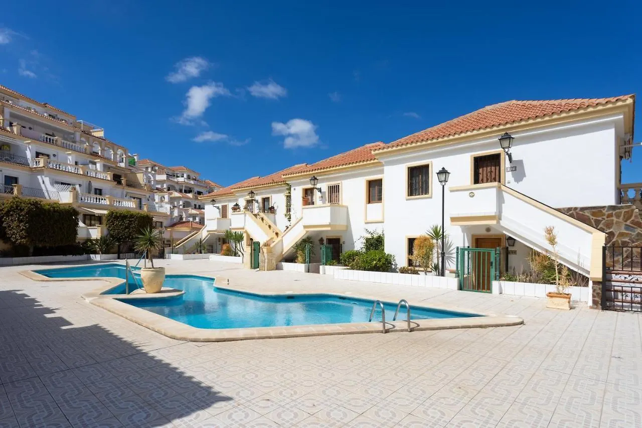 Appartamento Stylish Design With Ocean, Pool View, King Size Bed, Wifi, Smart Tv, Free Parking 2 Pools Access Costa Adeje  0*, Costa Adeje (Tenerife)