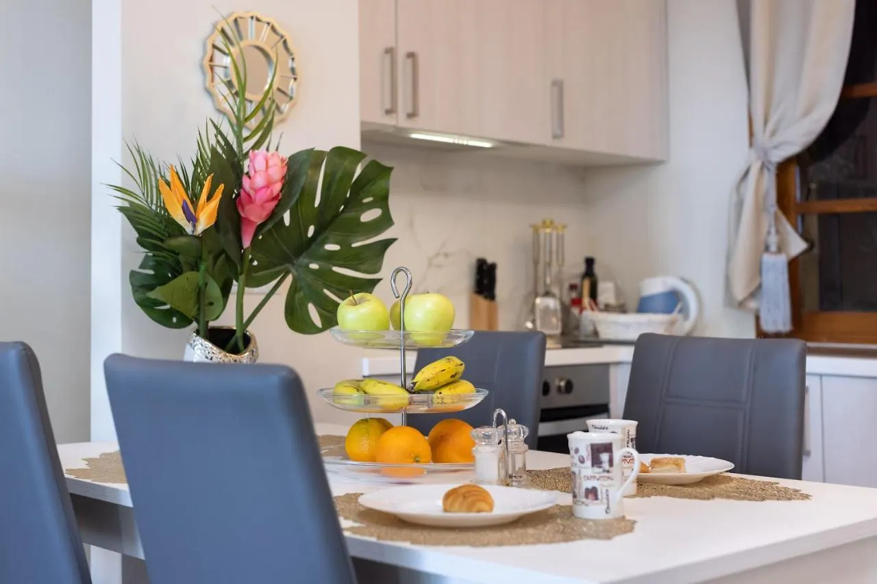 Stylish Design With Ocean, Pool View, King Size Bed, Wifi, Smart Tv, Free Parking 2 Pools Access Apartment Costa Adeje  0*, Costa Adeje (Tenerife) Spain