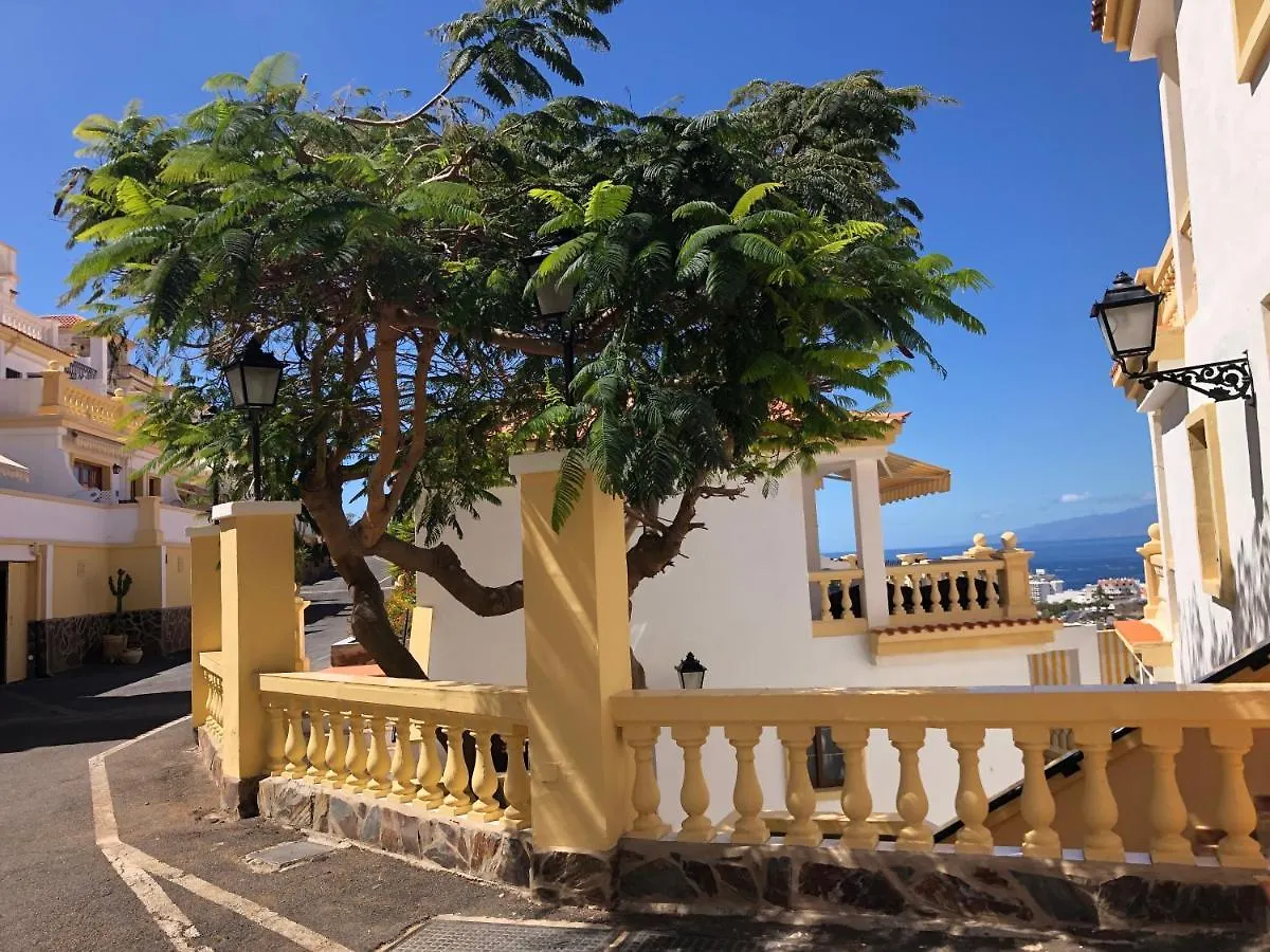 Stylish Design With Ocean, Pool View, King Size Bed, Wifi, Smart Tv, Free Parking 2 Pools Access Apartment Costa Adeje  Costa Adeje (Tenerife)