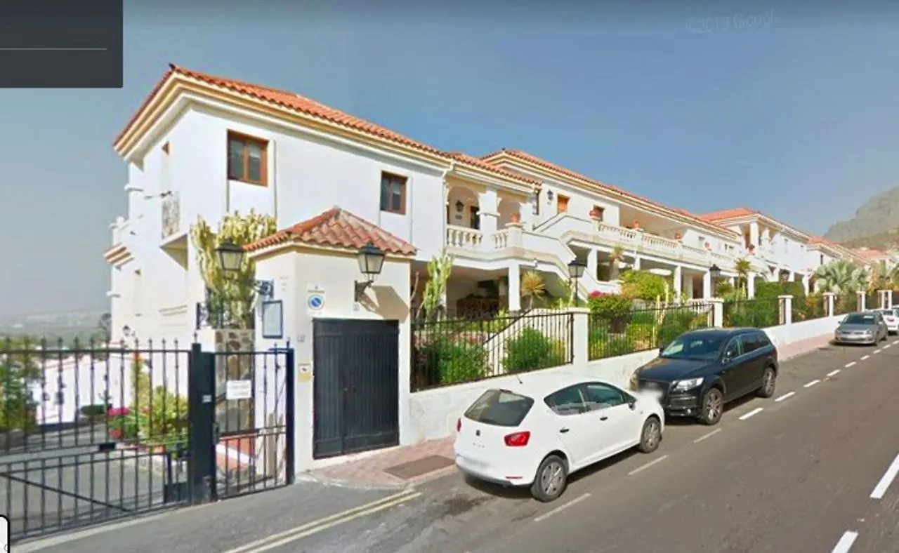 Stylish Design With Ocean, Pool View, King Size Bed, Wifi, Smart Tv, Free Parking 2 Pools Access Apartment Costa Adeje