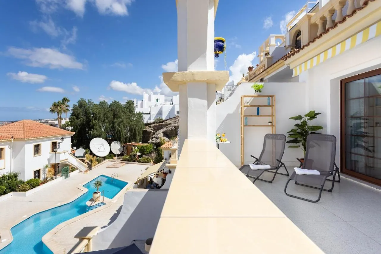 Stylish Design With Ocean, Pool View, King Size Bed, Wifi, Smart Tv, Free Parking 2 Pools Access Apartment Costa Adeje  Spain